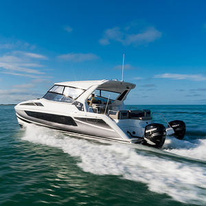 catamaran express cruiser