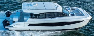 catamaran express cruiser 1