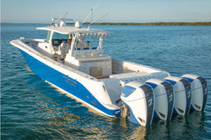 outboard center console boat