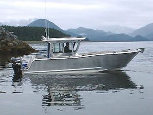 outboard center console boat