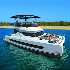 catamaran express cruiser