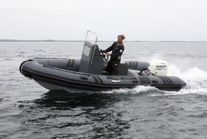 dive support boat