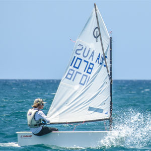 single-handed sailing dinghy