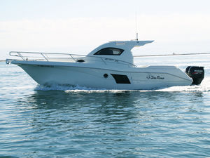 outboard cabin cruiser