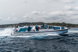 outboard express cruiser 1