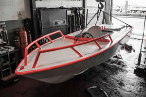 inboard center console boat