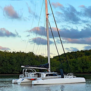 trimaran sailing yacht