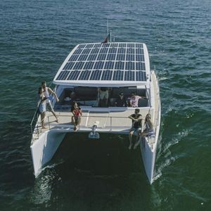 catamaran express cruiser