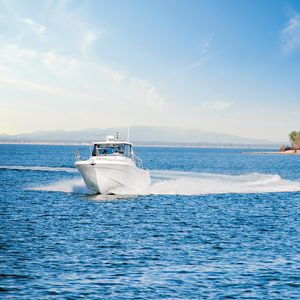 outboard day fishing boat