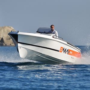 outboard center console boat