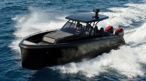outboard center console boat