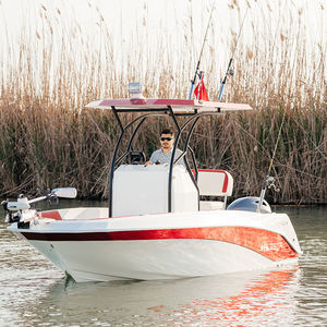 outboard center console boat