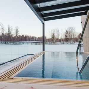 custom-made swimming pool 1