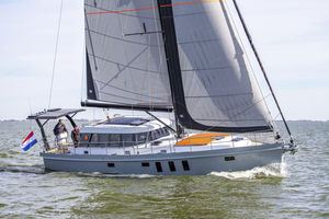 cruising sailing yacht