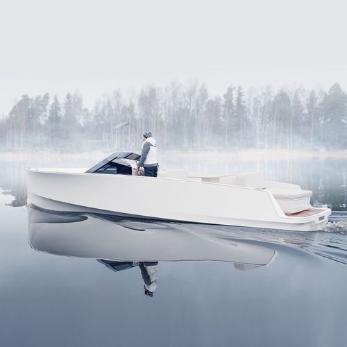 Inboard cabin cruiser - Q30 - Q-YACHTS - electric / open / fiberglass