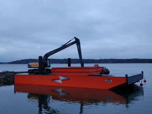 Dredger - FB Pontoons - inboard