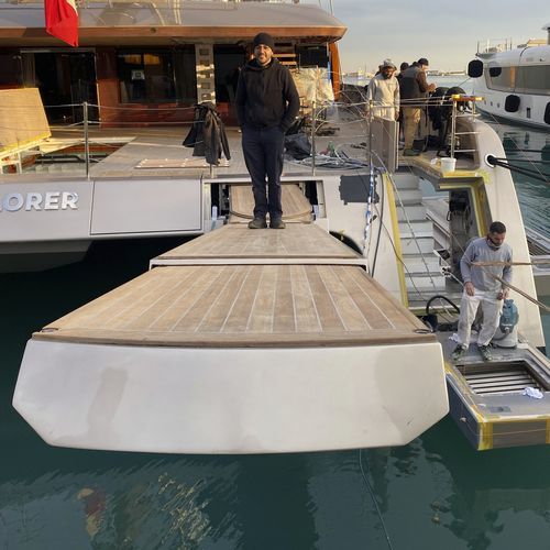Yacht gangway - D3 - CARBON EQUIPMENT ltd - telescopic / hydraulic / carbon