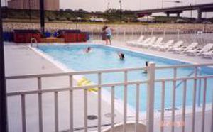 Floating swimming pool - Alton  - International Marine Floatation Systems, Inc. (IMFS)