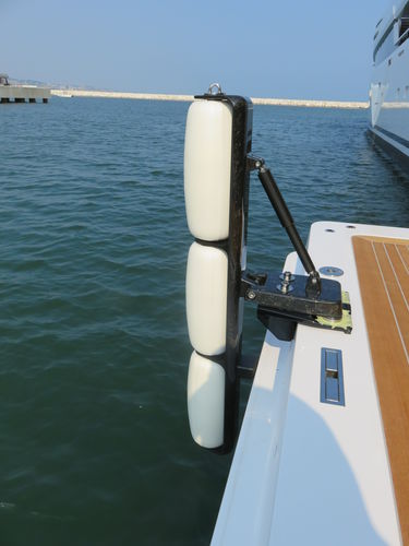 Yacht fender - Advanced Mechanical Solutions - stern / carbon