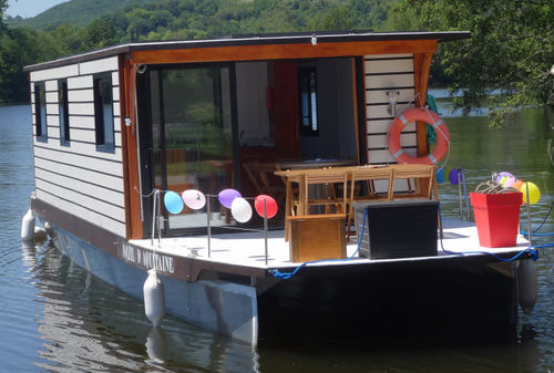 Catamaran houseboat - Standard - BATEAUX POUR LA PLANETE - inboard / solar powered / river running