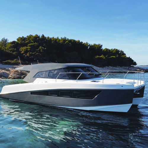Catamaran cabin cruiser - M37 - MAKAI Yachts - diesel / hard-top / cruising