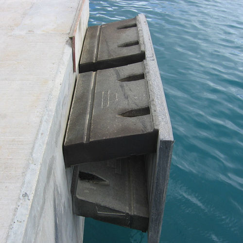 Ship fender - DGL series - Jerryborg Marine Machinery Co., Ltd - for docks / rectangular / blue