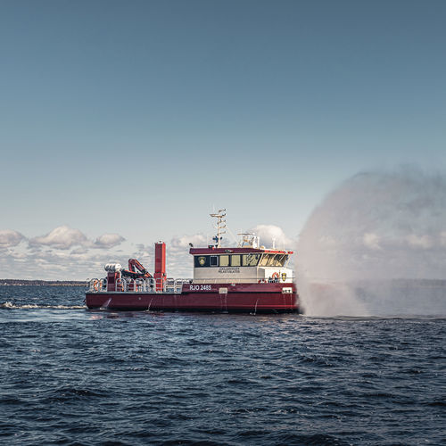 Professional rescue boat - FiFi 2200 OSR - Kewatec - fireboat / inboard / ice-class