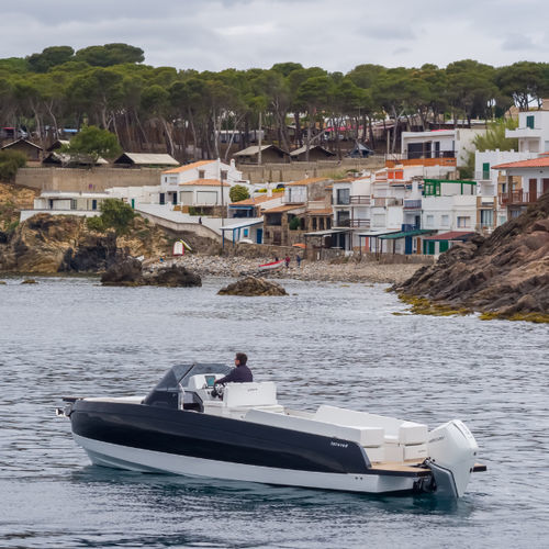 outboard cabin cruiser - Zephyr boats 