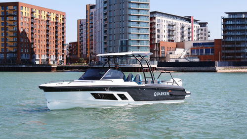 Outboard center console boat - 27 T-Top V2 Onyx - QUARKEN Boats - ski / 9-person max. / with cabin