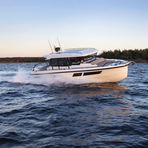 Outboard express cruiser - 35 Cabin Tourer - QUARKEN Boats - twin-engine / hard-top / 10-person max.