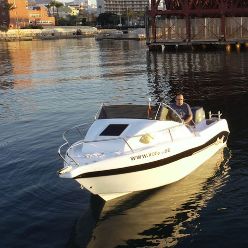 Outboard day fishing boat - VORAZ  505  CABIN - VORAZ Astilleros - open / 6-person max. / 1-cabin