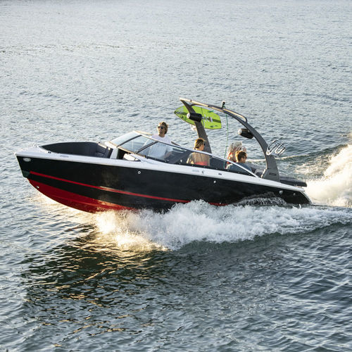 Inboard deck boat - H4 SURF - Four Winns - open / dual-console