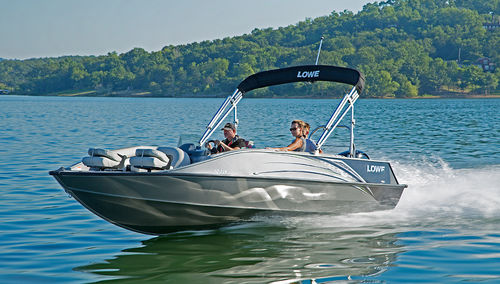 Outboard deck boat - SD224 - Lowe - open / side console / ski