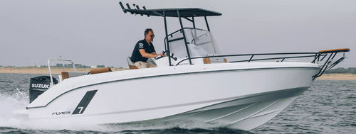 Outboard center console boat - Flyer 7 SPACEdeck - Bénéteau Motorboats - sport-fishing / ski / fast