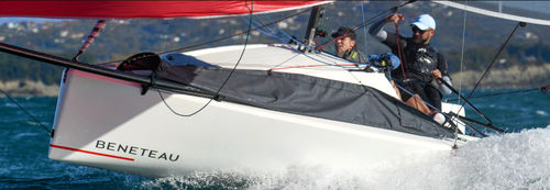 Coastal cruising sailboat - First 18SE - Bénéteau Sailboats - cruising-racing / regatta / 1-cabin