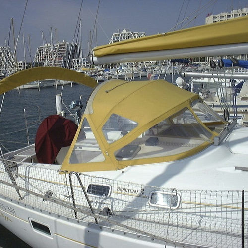 Sailboat sprayhood - Oceanis 381 - KAPELL ANNAT - cockpit / stainless steel frame / yellow