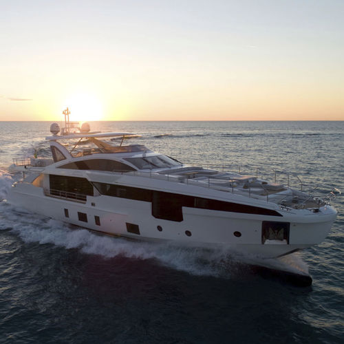 Cruising super-yacht - GRANDE 32M - Azimut - flybridge / 5-cabin / 10-berth