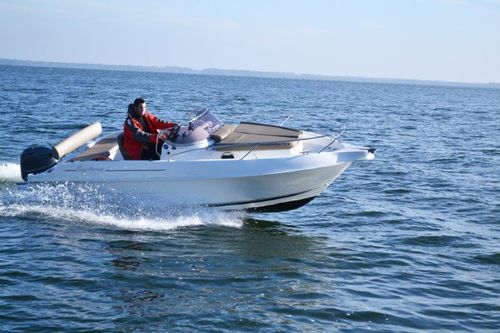 Outboard walkaround - Cap-Ferret 572 - B2 marine - center console / with cabin / sundeck