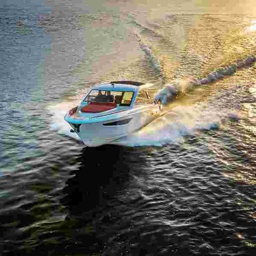Inboard express cruiser - VIDA 33 - BAVARIA YACHT - outboard / twin-engine / hard-top