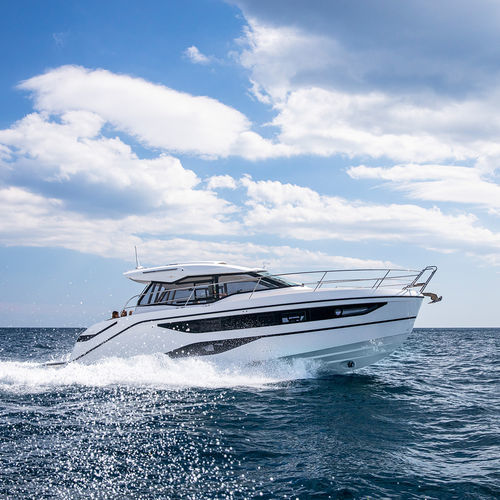 Inboard express cruiser - SR36 - BAVARIA YACHT - twin-engine / hard-top ...