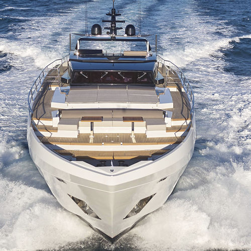 Cruising super-yacht - 100 Century - Astondoa - classic / flybridge / 5-cabin