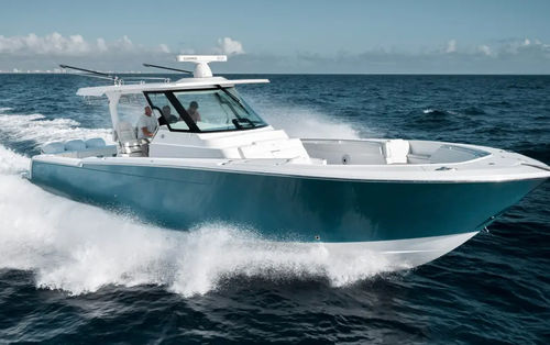 Outboard express cruiser - 39CC - Bertram - triple-engine / open / center console