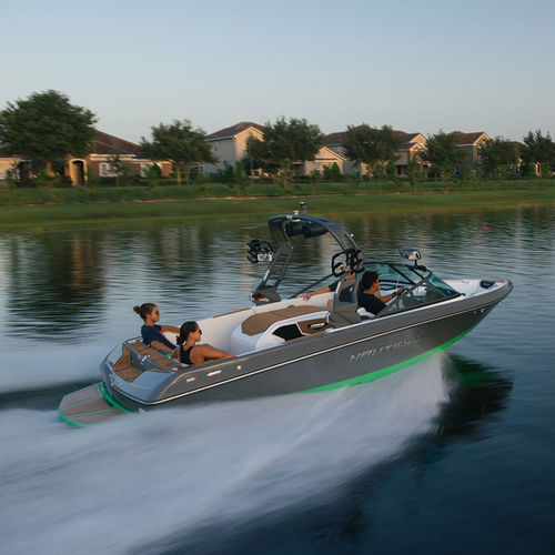Inboard runabout - 200 - Nautique Boat Company - dual-console / bowrider / open