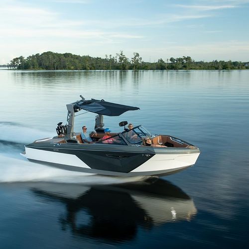 Wakeboard runabout - S21 - Nautique Boat Company - inboard / dual-console / bowrider