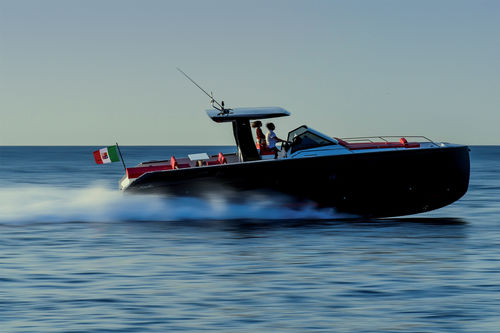 Inboard express cruiser - SEAWALKER 43 - Fiart Mare - twin-engine / open / center console