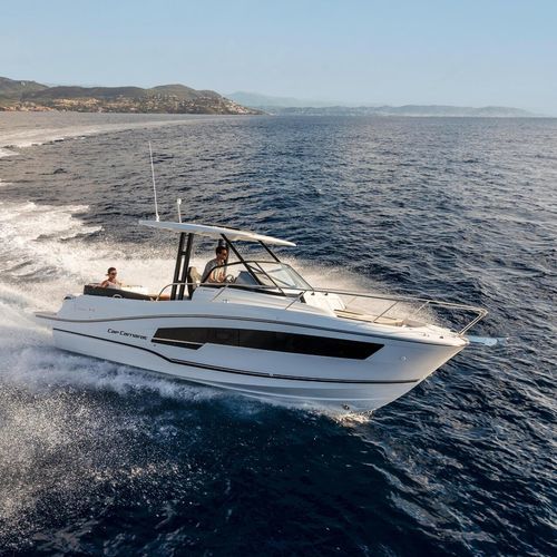 Outboard center console boat - CAP CAMARAT 9.0 WA - Jeanneau - Motorboats - twin-engine / 6-person max. / 10-person max.