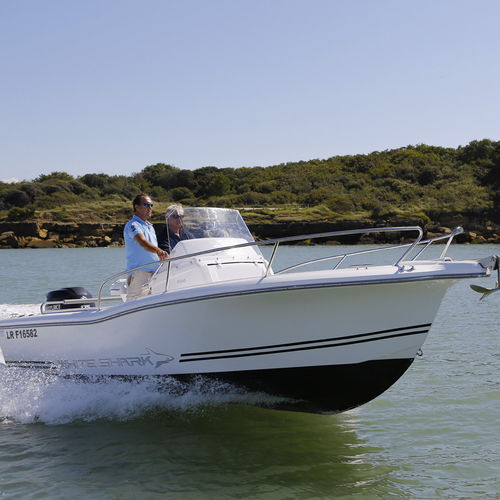 Outboard center console boat - 210 CC Origin - White-shark - 7-person max. / sundeck