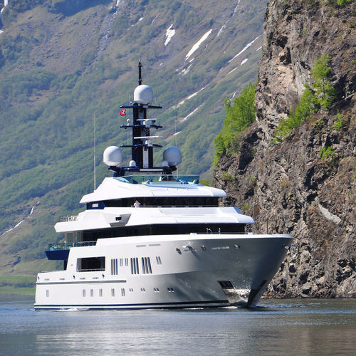 Cruising mega-yacht - HERMITAGE - Lurssen Yachts - flybridge