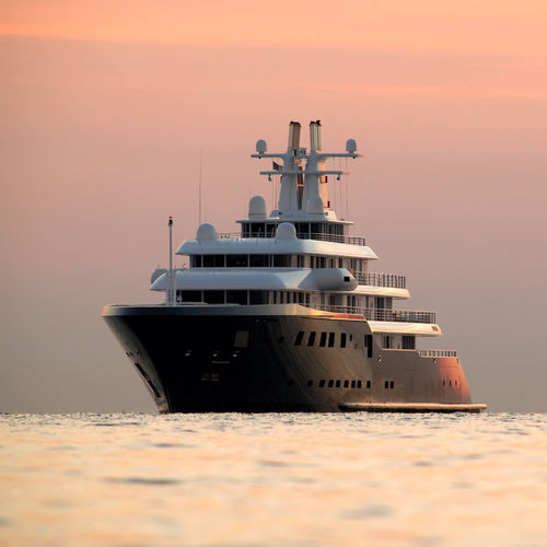 Cruising mega-yacht - ICE - Lurssen Yachts - raised pilothouse / with helideck