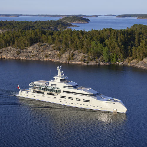 Cruising mega-yacht - NORN - Lurssen Yachts - raised pilothouse / with helideck